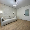 Квартира 3 комнаты + гостиная, 74 м², серия 143, 2 кладовые на этаже. thumb 6