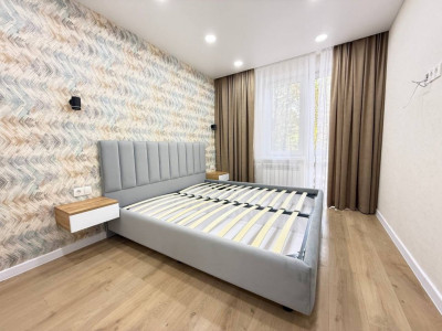 Vânzare apartament cu 2 camere, str. Calea Ieșilor lângă parcul Alunelul.