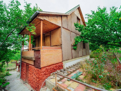 Vânzare căsuță de vară în Suruceni, 75 mp + 6 ari. 