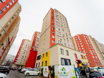 Vanzare apartament cu 2 camere și living, Ciocana, str. Ginta Latină.