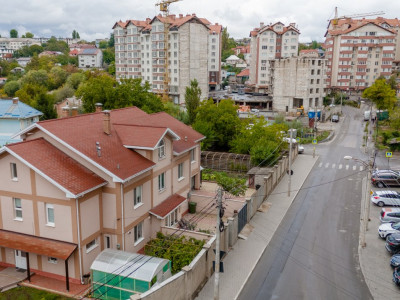 Casă tip Triplex, 3 dormitoare, Buiucani, str. Vasile Lupu lângă Valea Morilor!