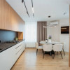 Newton House Ioana Radu, apartament cu 3 camere și living, complet mobilat.  thumb 1