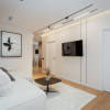 Newton House Ioana Radu, apartament cu 3 camere și living, complet mobilat.  thumb 8