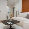 Newton House Ioana Radu, apartament cu 3 camere și living, complet mobilat.  thumb 11