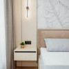 Newton House Ioana Radu, apartament cu 3 camere și living, complet mobilat.  thumb 15