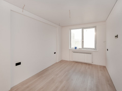 Apartament cu 3 camere și living, 90mp, str. Vasile Lupu 28/C, ExFactor.