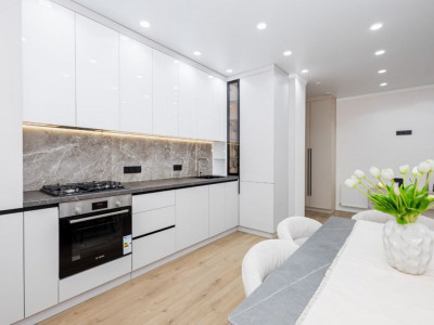 Продаётся квартира в комплексе Astercon Dumbrava.