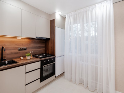 3-комнатная квартира, серединка, двусторонняя, Ботаника, ул. Индепенденцей.