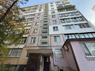 Botanica, 3 Odăi cu încălzire Autonomă! Seria Varnița, repwrat/Mobilat! Urgent!