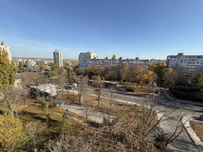 Botanica, 3 camere cu încălzire autonomă, Seria Varnița, reparat/mobilat!