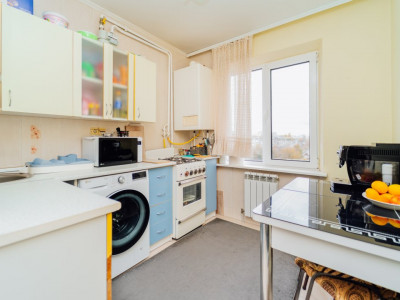 Botanica, 3 camere cu încălzire autonomă, Seria Varnița, reparat/mobilat!