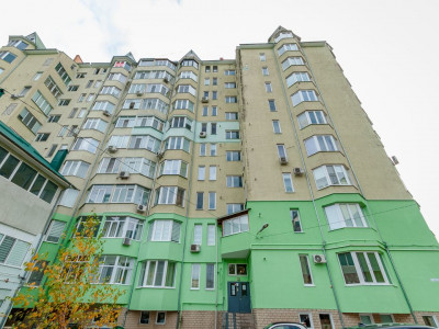 Spre închiriere, apartamen cu 2 camere și living în bloc nou, Botanica.