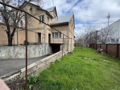 Duplex de vânzare în sect. Buiucani, str. Alexandru Donici, langă Dendrariu.