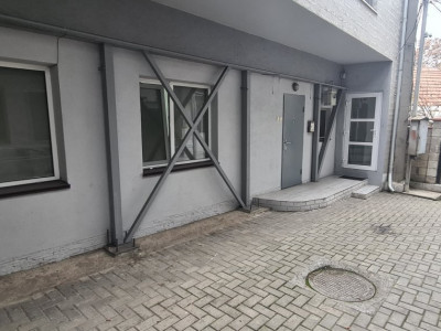 Офис в аренду в центре, ул. Александру Лэпушняну