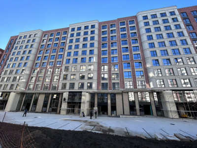 Чеканы, квартира с 2 спальнями и гостиной, новострой, Inamstro! Развитый район!