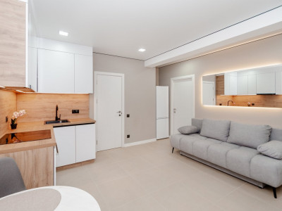 Квартира с 2 комнатами и гостиной, Телецентр, ул. Яловень.