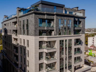 Квартира с 2 комнатами + гостиная, Центр, стр-ла. Театрулуй.