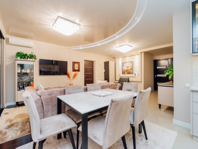 Квартира с 2 комнатами + гостиной в Центре города, ул. Лев Толстой.