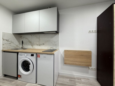 Spre vânzare garsonieră modernă la Botanica lângă parc!