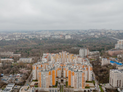 Apartament în centru, Valea Trandafirilor, apartament cu 2 camere + living. 