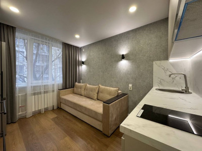 Garosniera lingă PanCom