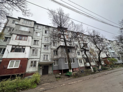 Чеканы, ул. Михаил Садовяну, продается 2-комнатная квартира!