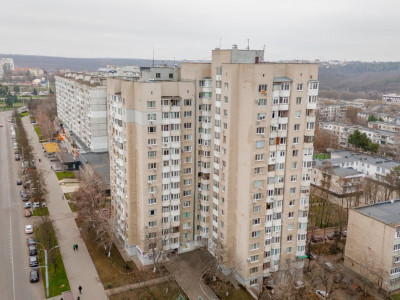 Apartament de vânzare în sect. Râșcani, bd. Moscovei – Prima Linie!