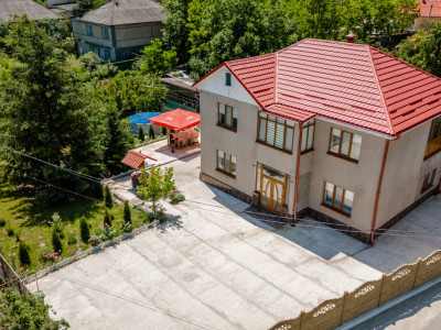 Casă de vânzare în Ialoveni, 2 nivele, cu reparație, teren 14 ari. 
