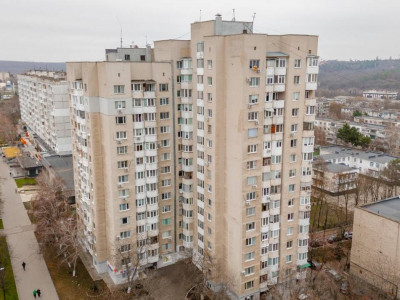 Apartament cu 2 camere, Riscani, Bd. Moscova, prima linie.
