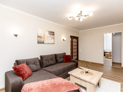 Apartament de vanzare cu 3 camere, Buiucani, str. Onisifor Ghibu