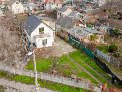 Индивидуальный дом, 98 м² + 8 соток, Ботаника, ул. Пэдурий.