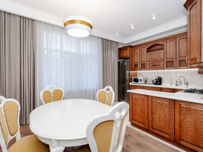 Просторная квартира 87 м² в историческом центре Кишинёва — премиальная локация!