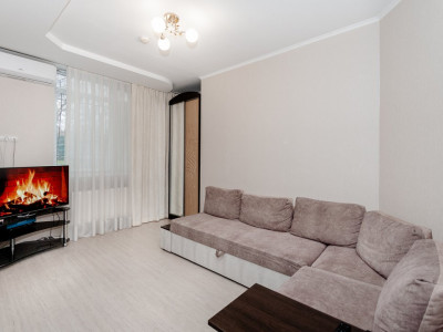 Spre vânzare apartament cu o cameră și living 
