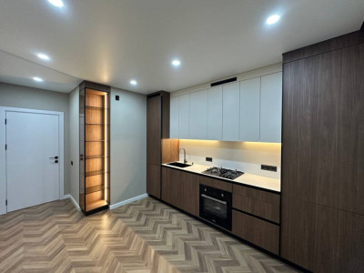 Vânzare apartament cu 1 cameră și living, sect. Durlesti, str. Regina Elisabeta.