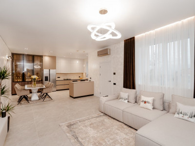 Современный двухэтажный дом с бассейном в Кожушна, ул. Конструкторилор.