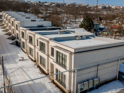 Townhouse 172 mp. Telecentru str Schinoasa Vale 40