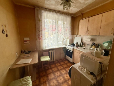  🏡 Se vinde apartament cu 3 camere + living