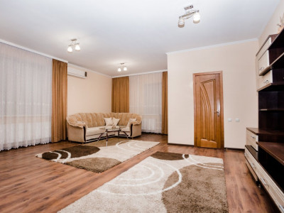 Chirie apartament cu 3 camere+living, sectorul Rîșcani!