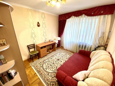 Vanzare ! Apartament cu 2 camere !