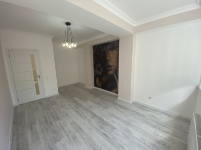 Vânzare apartament cu 2 camere + living, euroreparație, bloc nou, Buiucani.