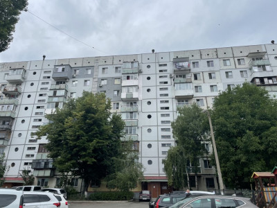 Apartament cu 2 camere, seria 135, str. I. Creangă lângă piața Flacăra.