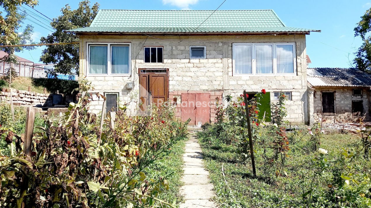 Продается одноэтажный дом + мансарда в селе Колоница. 1