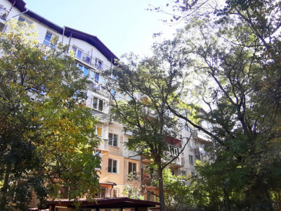 Botanica, str. Titulescu, vânzare apartament cu 2 camere și încălzire autonomă!