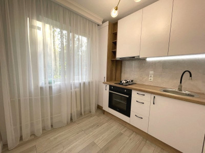 Vânzare apartament cu 2 camere în rate, reparație, Botanica, str. N. Zelinski!