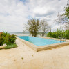 Дом с бассейном и видом на озеро Гидигич! Площадь 214 кв м + 15 соток! thumb 3
