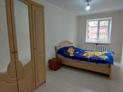 Apartament de vînzare cu 3 camere, 60 mp, reparație, Buiucani, Chișinău.