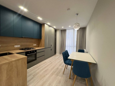 Spre chirie apartament cu 2 camere + living! Rodaris lângă Circ. 