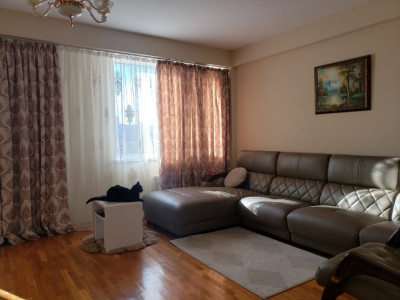 Vânzare apartament cu 3 camere în bloc nou, Centru, Lev Tolstoi!