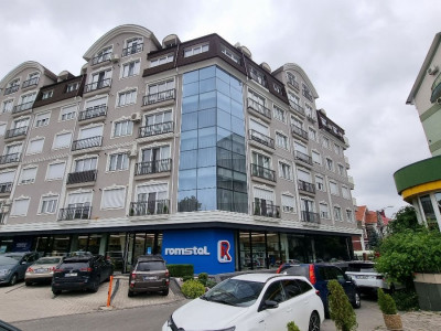 Apartament spațios cu 3 camere, 129 mp, Telecentru, Grenoble, club house.