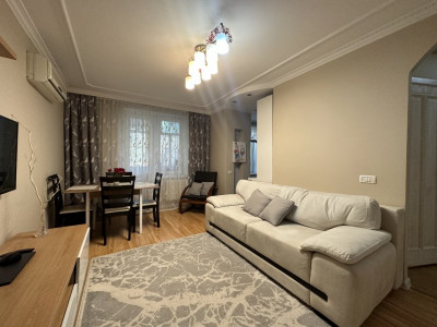 Apartament cu 2 camere+living, 60 mp, Botanica, Nicolae Titulescu.